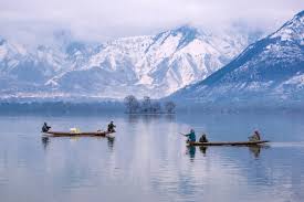 Dal Lake – The Jewel of Srinagar